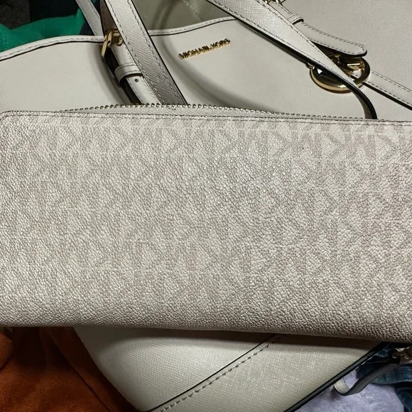 Michael kors purse and wallet